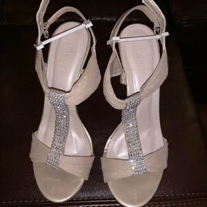 DAVID'S BRIDAL BELIZE CHAMPAGNE WEDDING SHOE SZ 7
